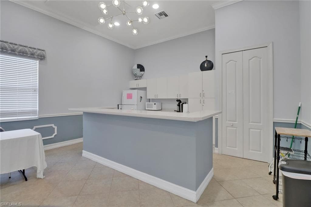 7823 Regal Heron CIR # 105, NAPLES FL 34104-33