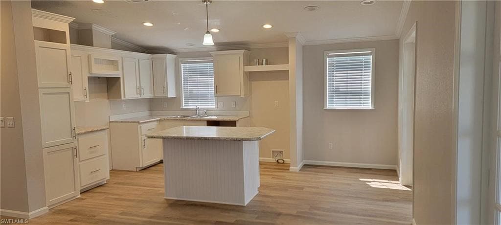 4684 Lahaina LN, BONITA SPRINGS FL 34134-9