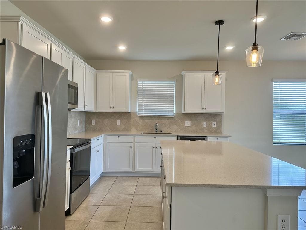 16027 Enclaves Cove DR, NORTH FORT MYERS FL 33917-3