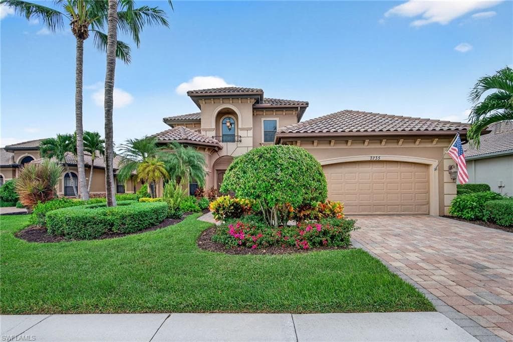 7235 Acorn WAY, NAPLES FL 34119-1