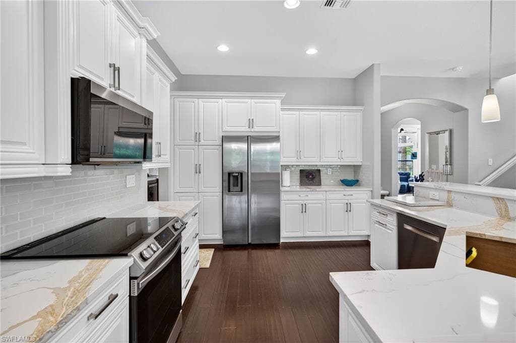 7235 Acorn WAY, NAPLES FL 34119-19