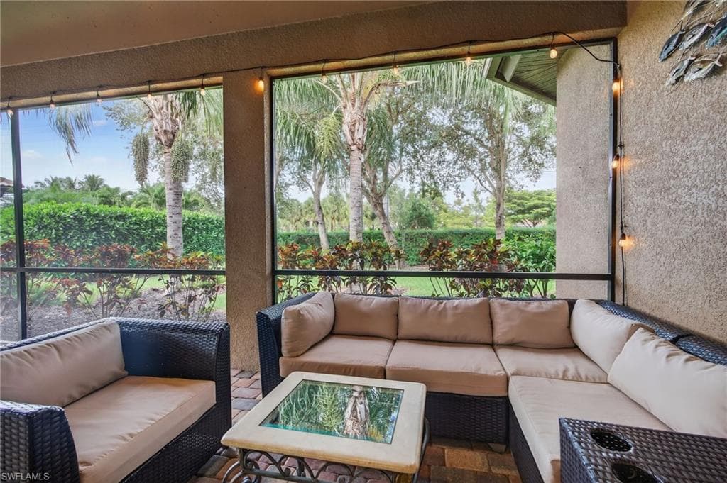 7235 Acorn WAY, NAPLES FL 34119-30