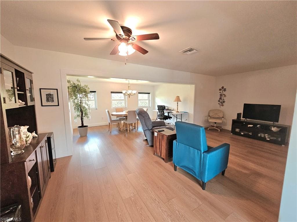 190 Brooks RD, NORTH FORT MYERS FL 33917-1