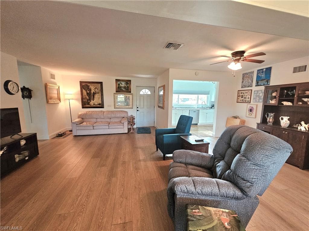 190 Brooks RD, NORTH FORT MYERS FL 33917-6