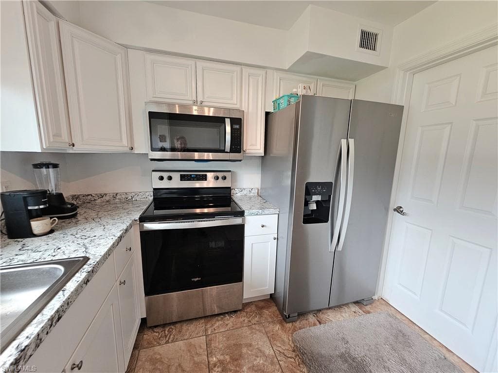 190 Brooks RD, NORTH FORT MYERS FL 33917-27