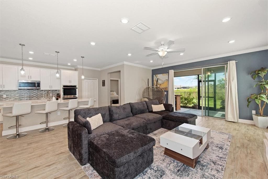 8753 Cascade Price CIR, NORTH FORT MYERS FL 33917-5