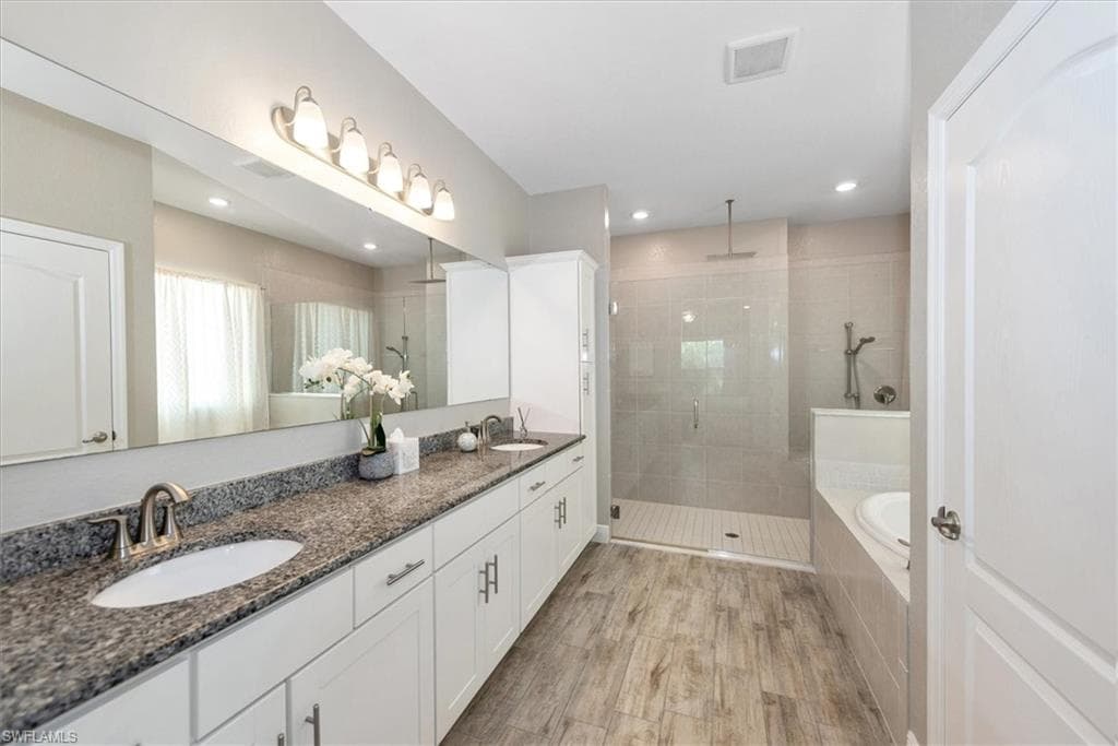 8753 Cascade Price CIR, NORTH FORT MYERS FL 33917-16