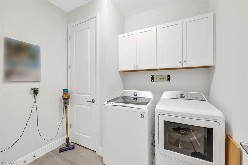 2621 Seychelles CIR # 1806, NAPLES FL 34112-25