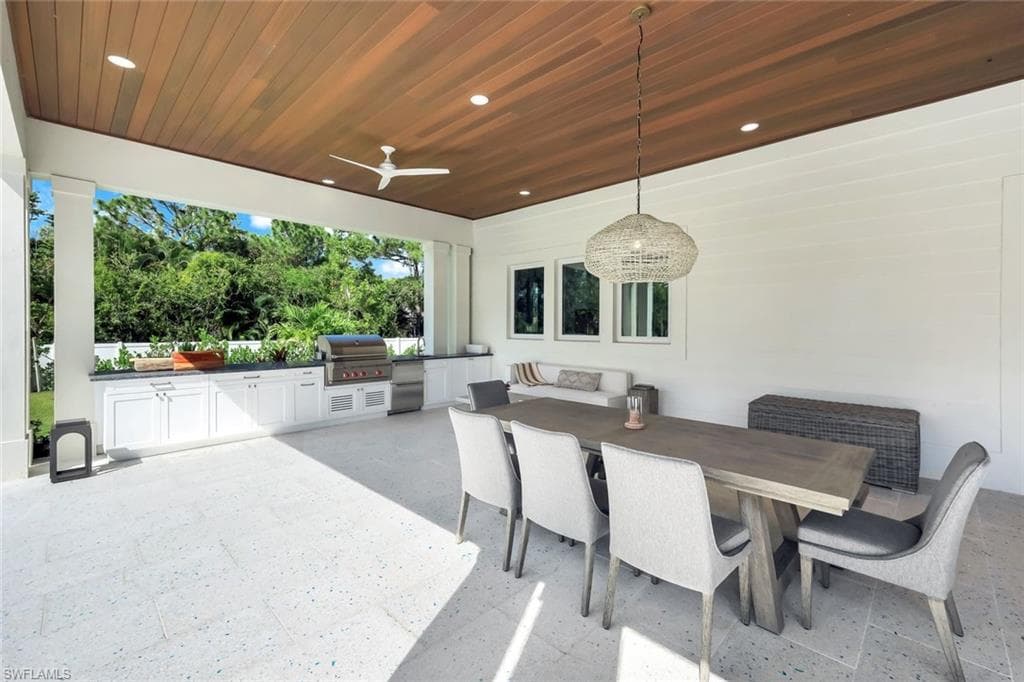 3136 Ravenna AVE, NAPLES FL 34120-12