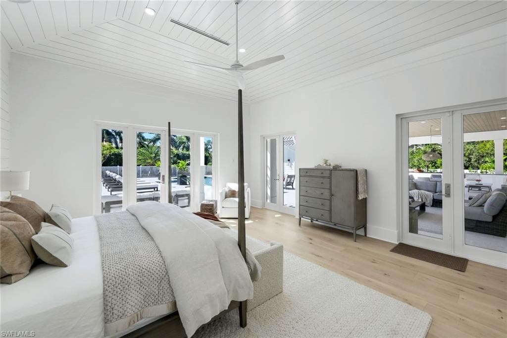 3136 Ravenna AVE, NAPLES FL 34120-27