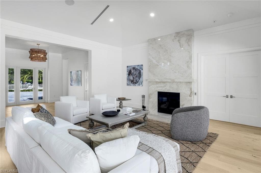 3136 Ravenna AVE, NAPLES FL 34120-14