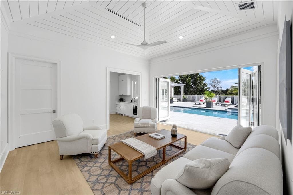 3136 Ravenna AVE, NAPLES FL 34120-39