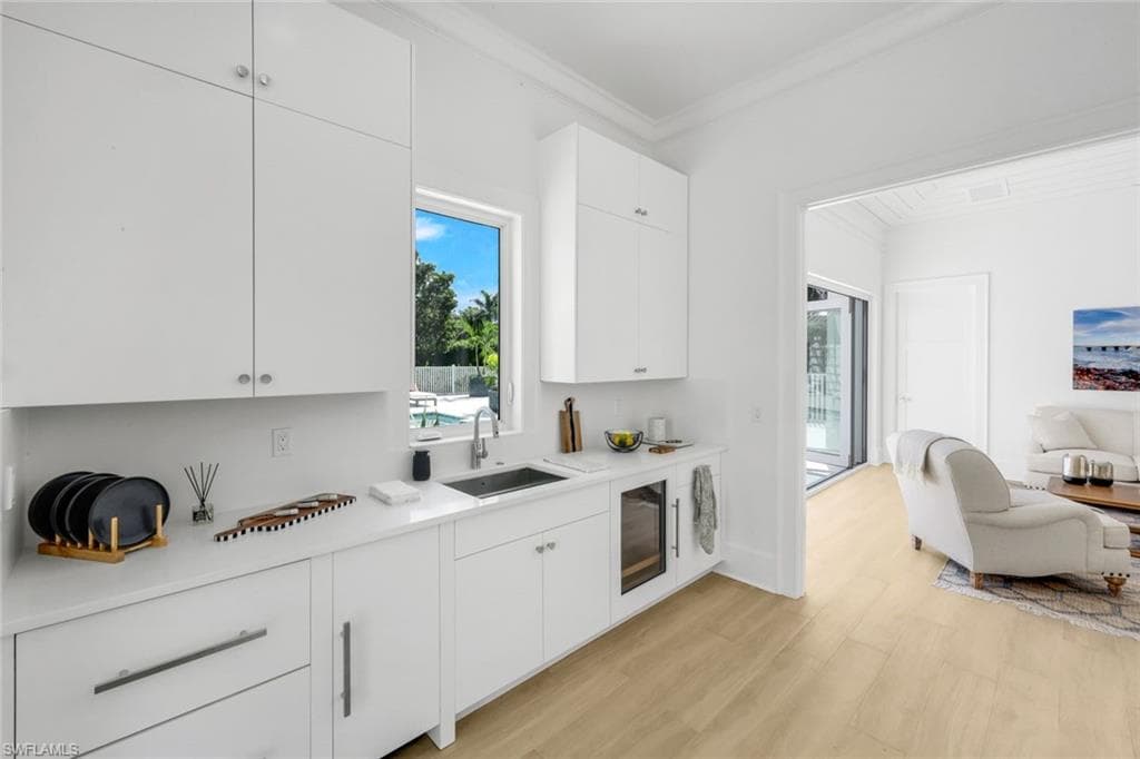 3136 Ravenna AVE, NAPLES FL 34120-38