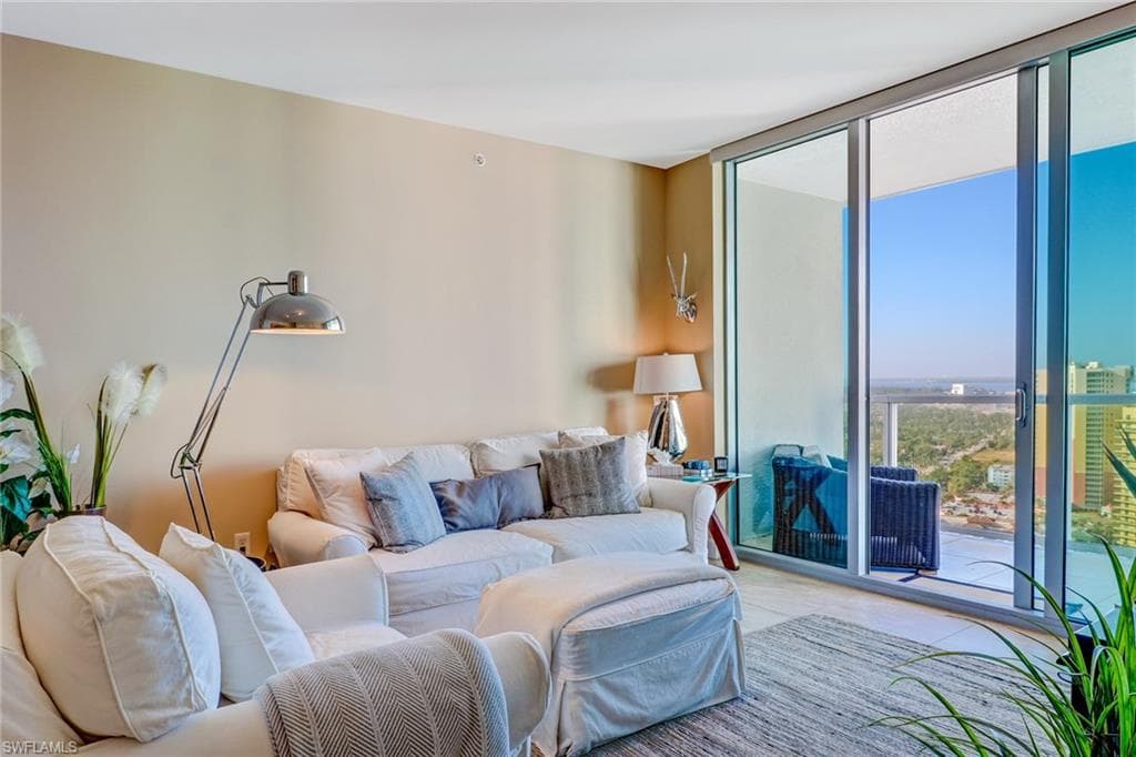 3000 Oasis Grand BLVD # 3006, FORT MYERS FL 33916-2