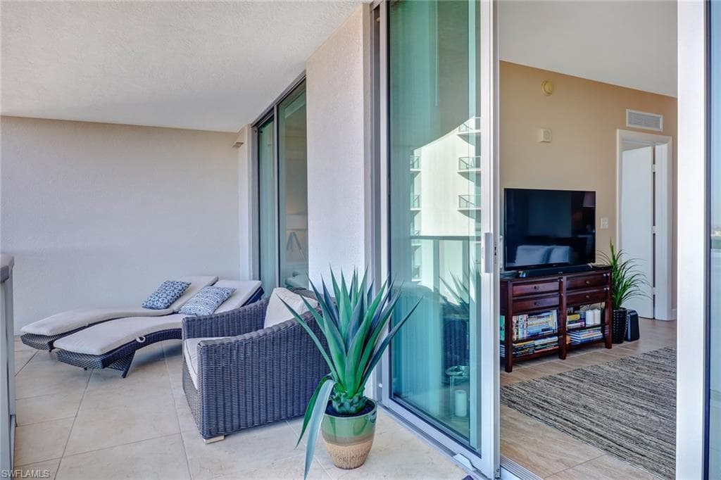 3000 Oasis Grand BLVD # 3006, FORT MYERS FL 33916-4