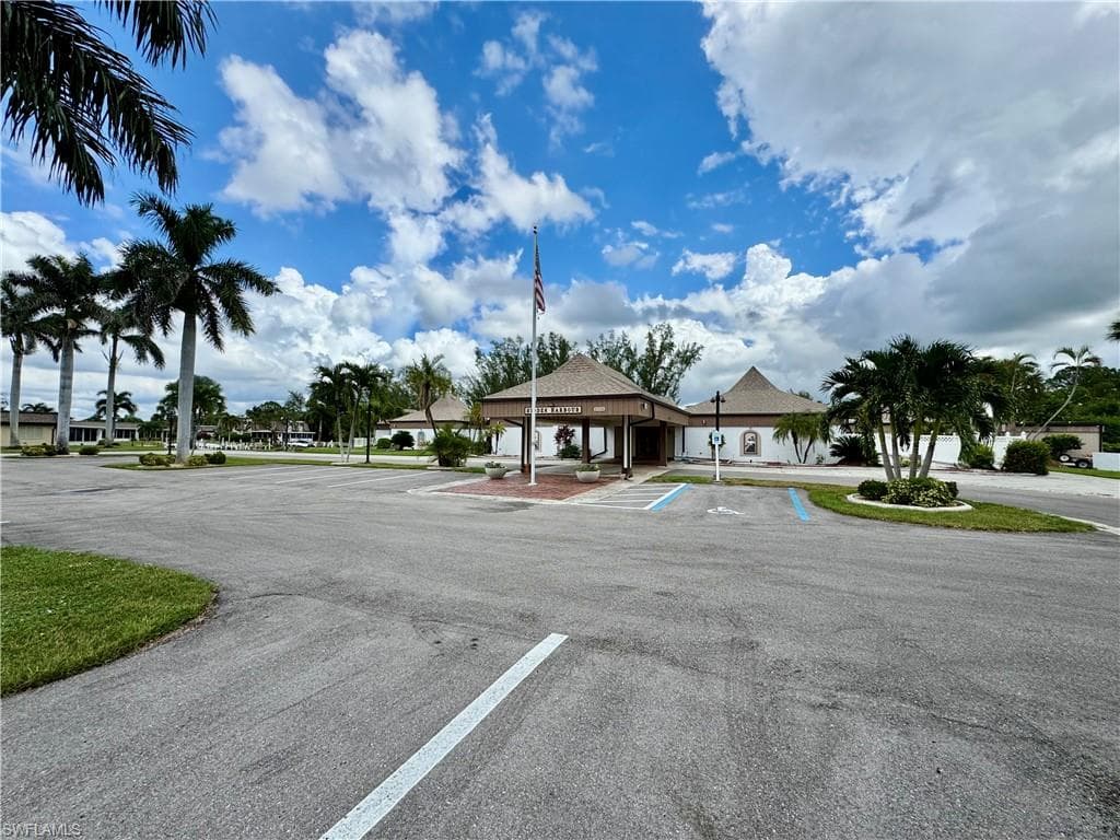 5709 Harbour Club RD, FORT MYERS FL 33919-24
