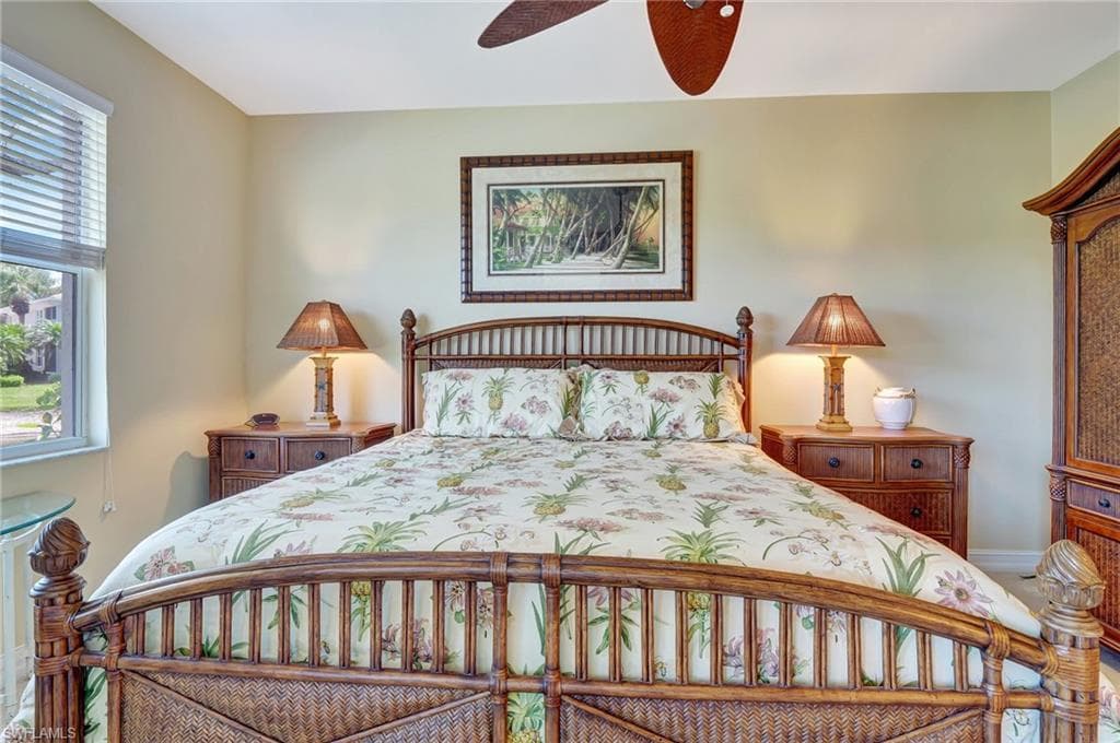 784 Carrick Bend CIR # 101, NAPLES FL 34110-19