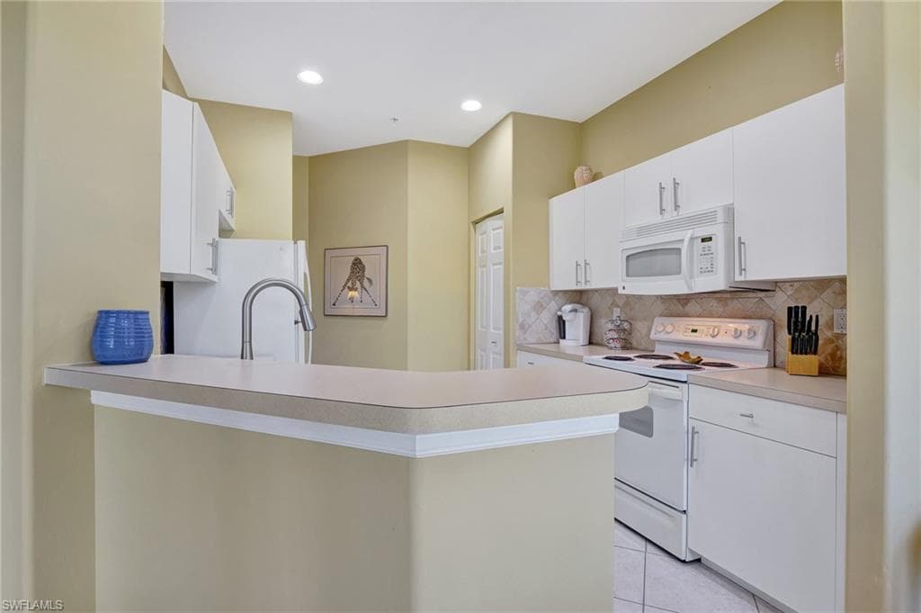 784 Carrick Bend CIR # 101, NAPLES FL 34110-10