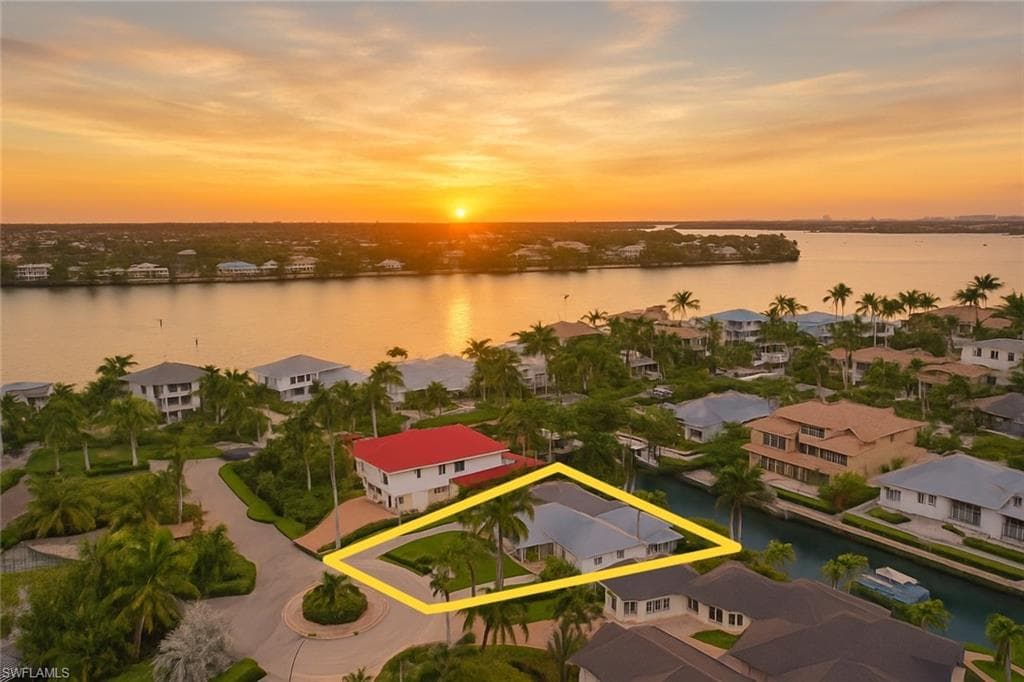 1250 Tuna CT, NAPLES FL 34102-28