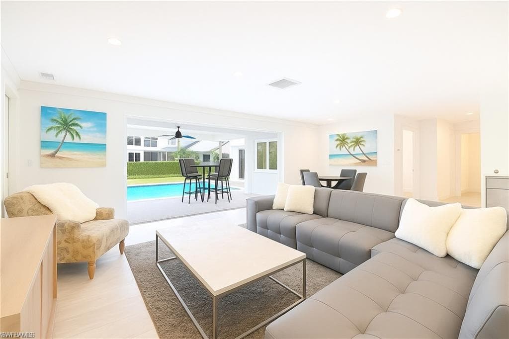 1250 Tuna CT, NAPLES FL 34102-7