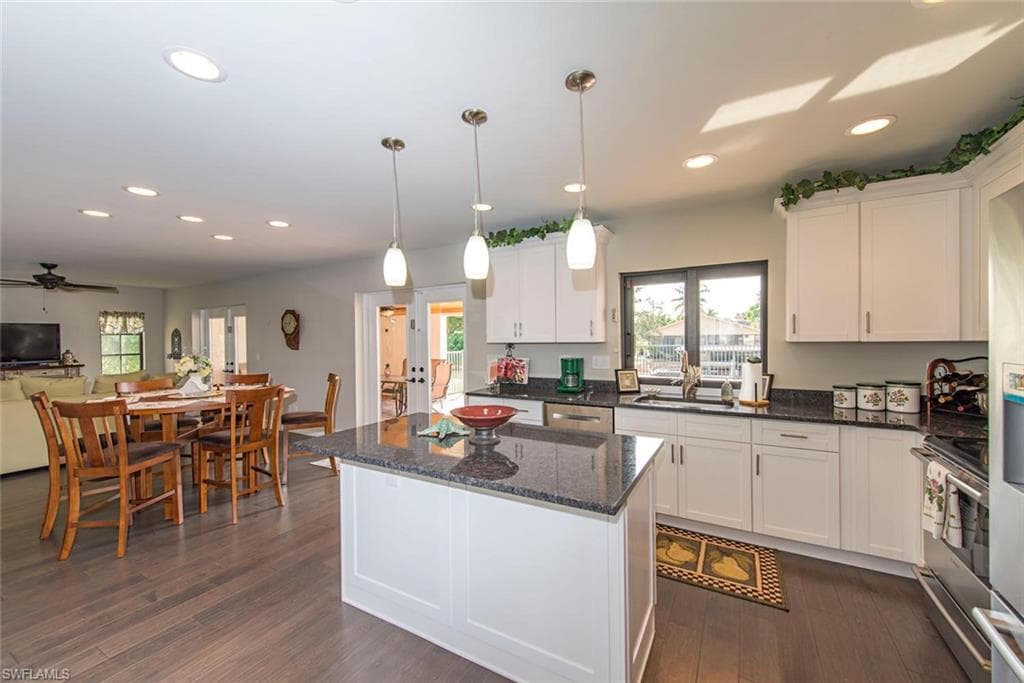 496 Flamingo AVE, NAPLES FL 34108-4