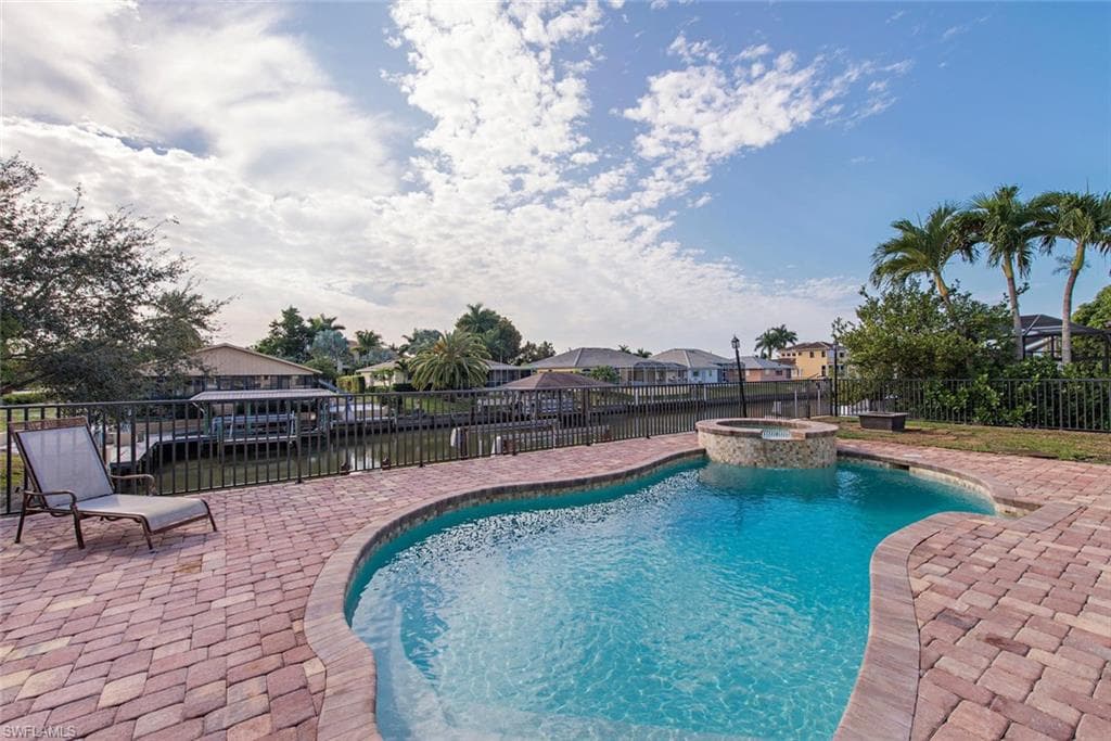 496 Flamingo AVE, NAPLES FL 34108-13