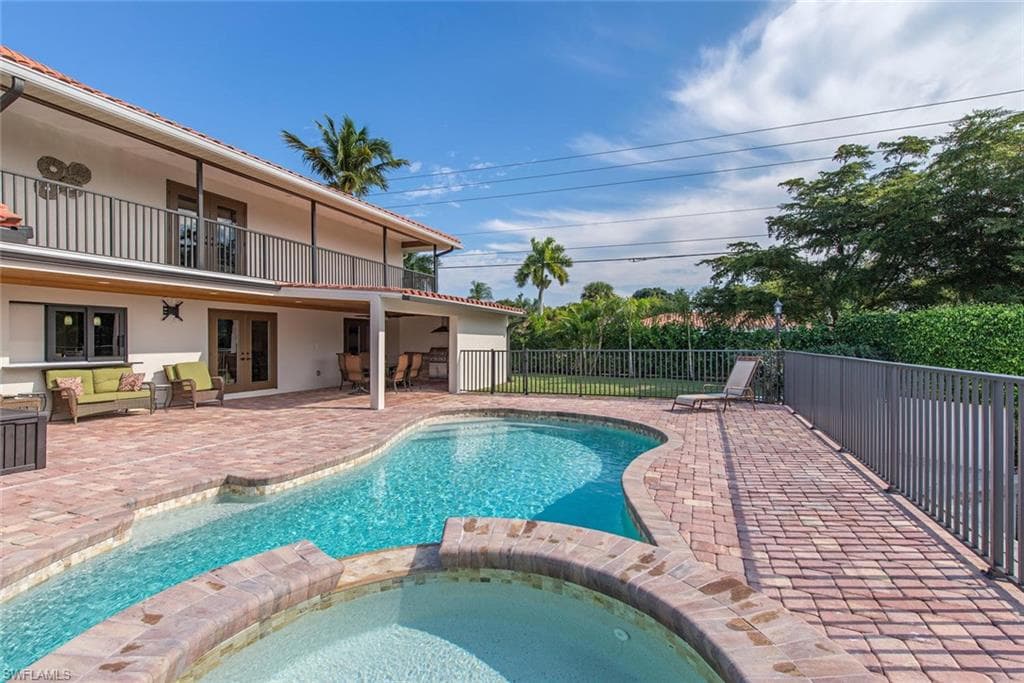 496 Flamingo AVE, NAPLES FL 34108-14