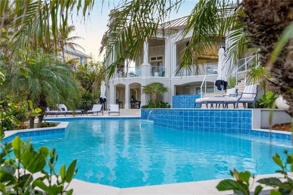 15735/737 Captiva DR, CAPTIVA FL 33924-19