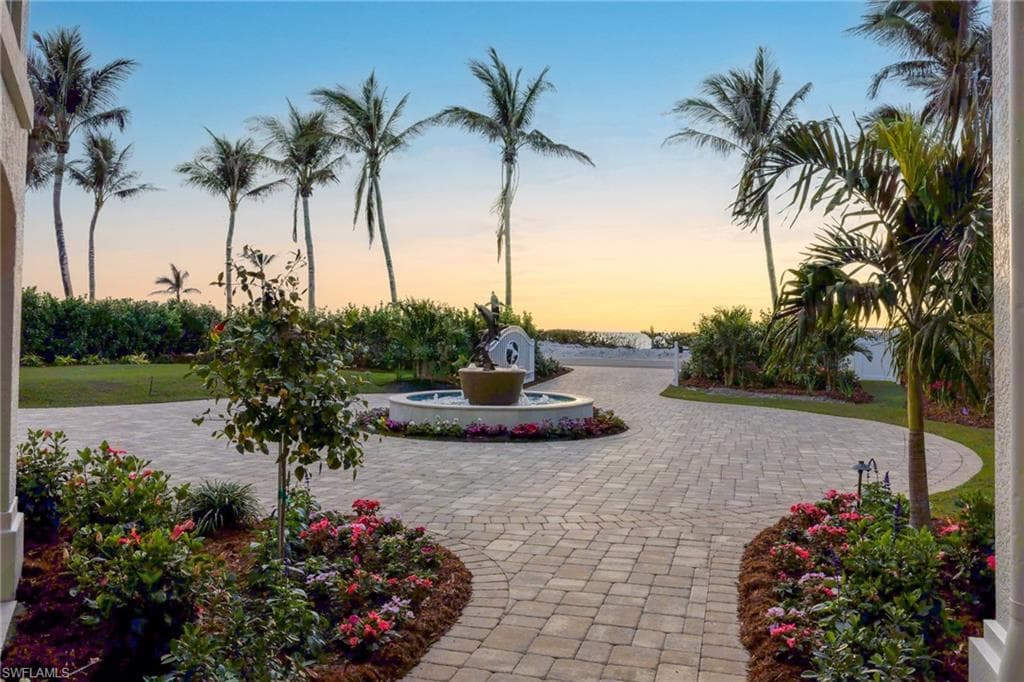 15735/737 Captiva DR, CAPTIVA FL 33924-2