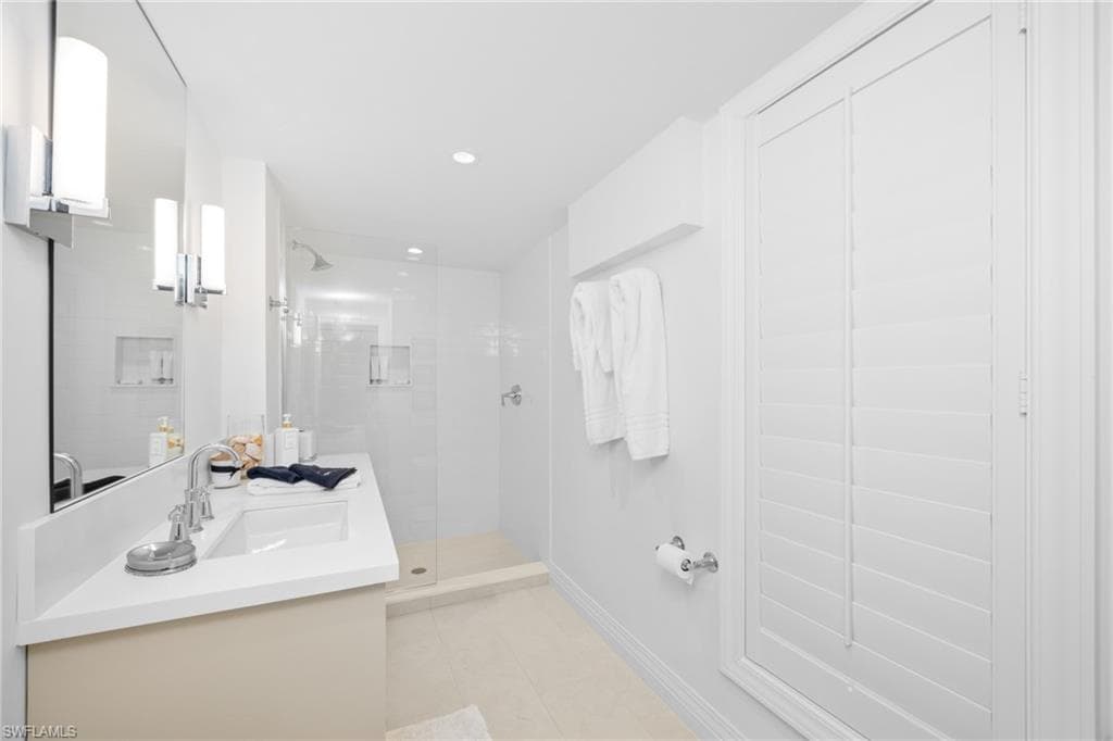 15735/737 Captiva DR, CAPTIVA FL 33924-33