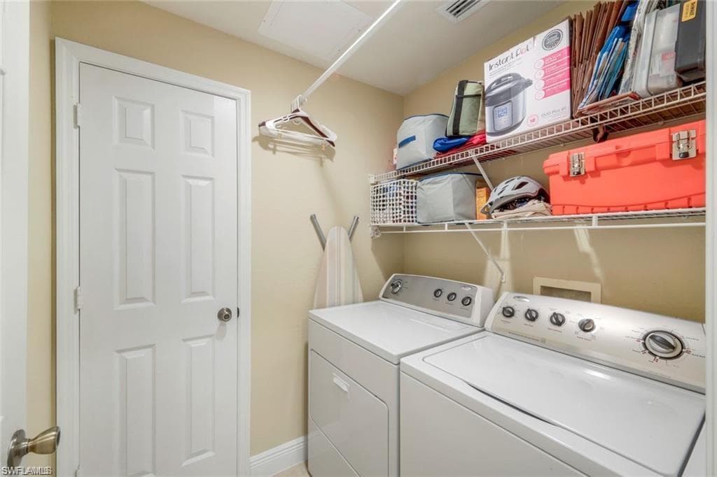 3250 Cypress Glen WAY # 404, NAPLES FL 34109-21