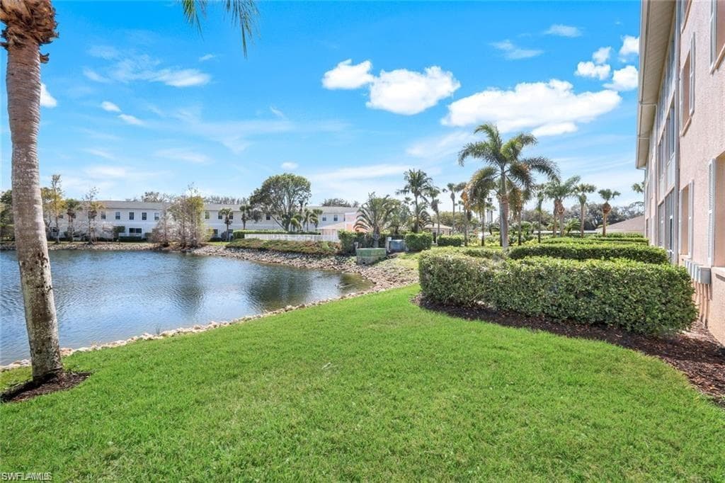 3250 Cypress Glen WAY # 404, NAPLES FL 34109-23