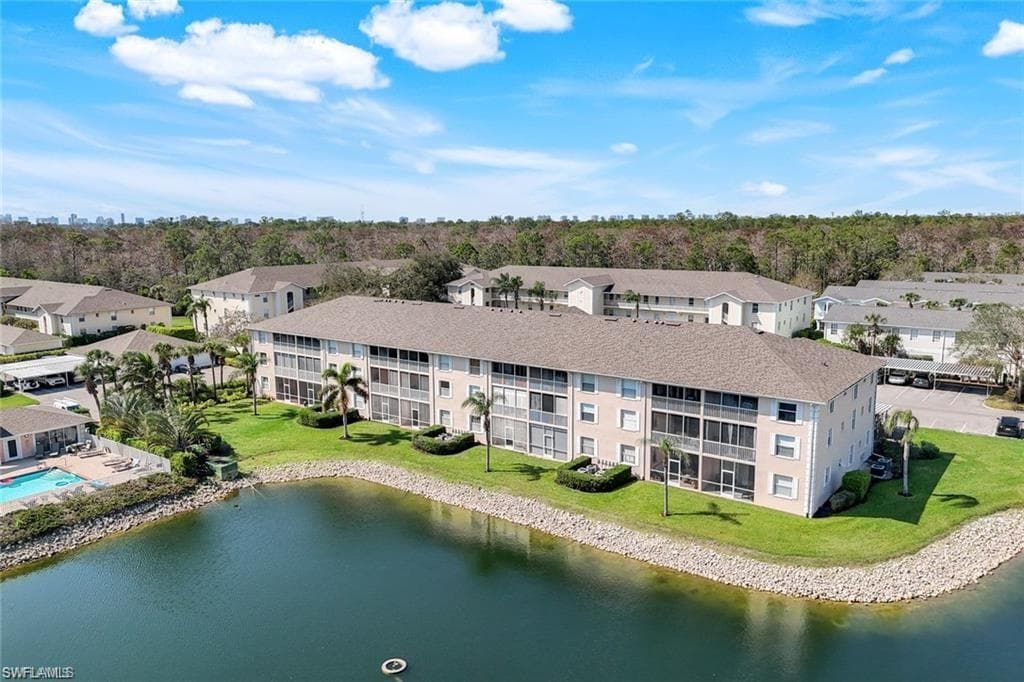 3250 Cypress Glen WAY # 404, NAPLES FL 34109-29