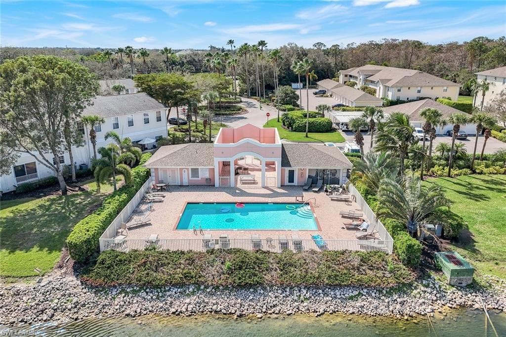 3250 Cypress Glen WAY # 404, NAPLES FL 34109-30