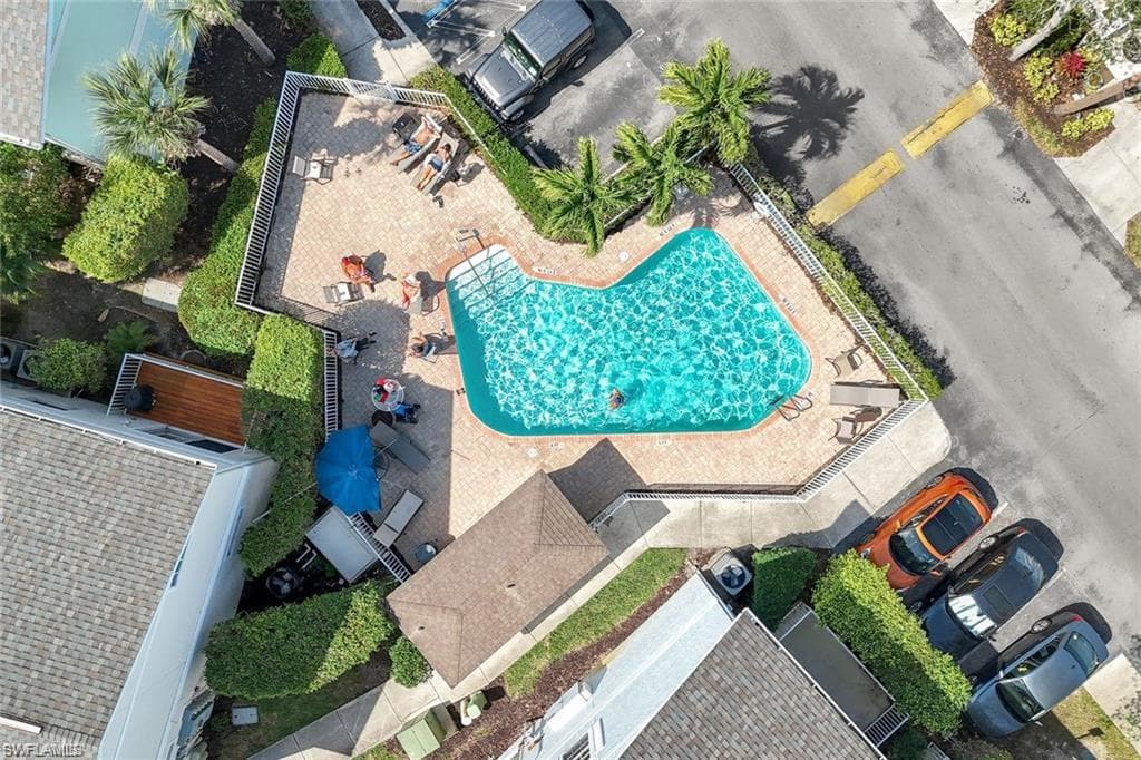 3250 Cypress Glen WAY # 404, NAPLES FL 34109-28