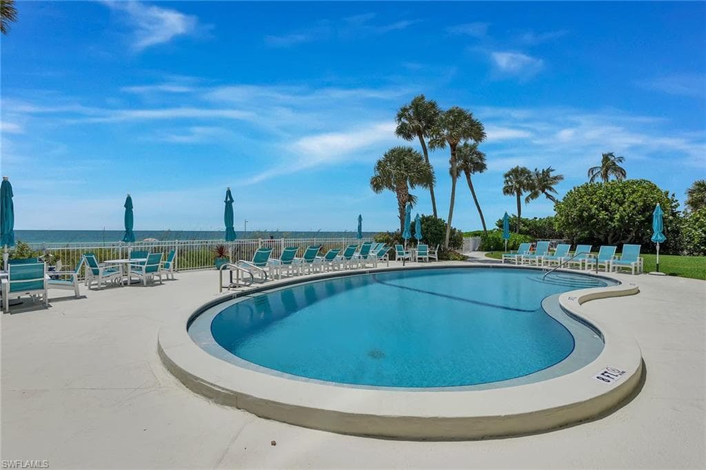 2885 Gulf Shore BLVD N # 702, NAPLES FL 34103-11