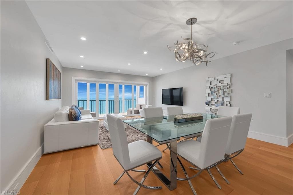 2885 Gulf Shore BLVD N # 702, NAPLES FL 34103-10