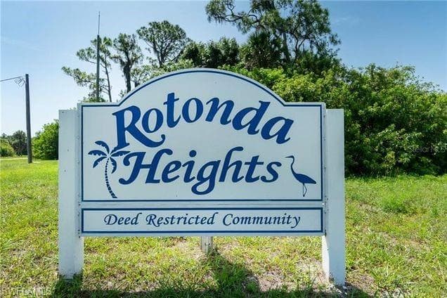 132 Glades DR, ROTONDA WEST FL 33947-3