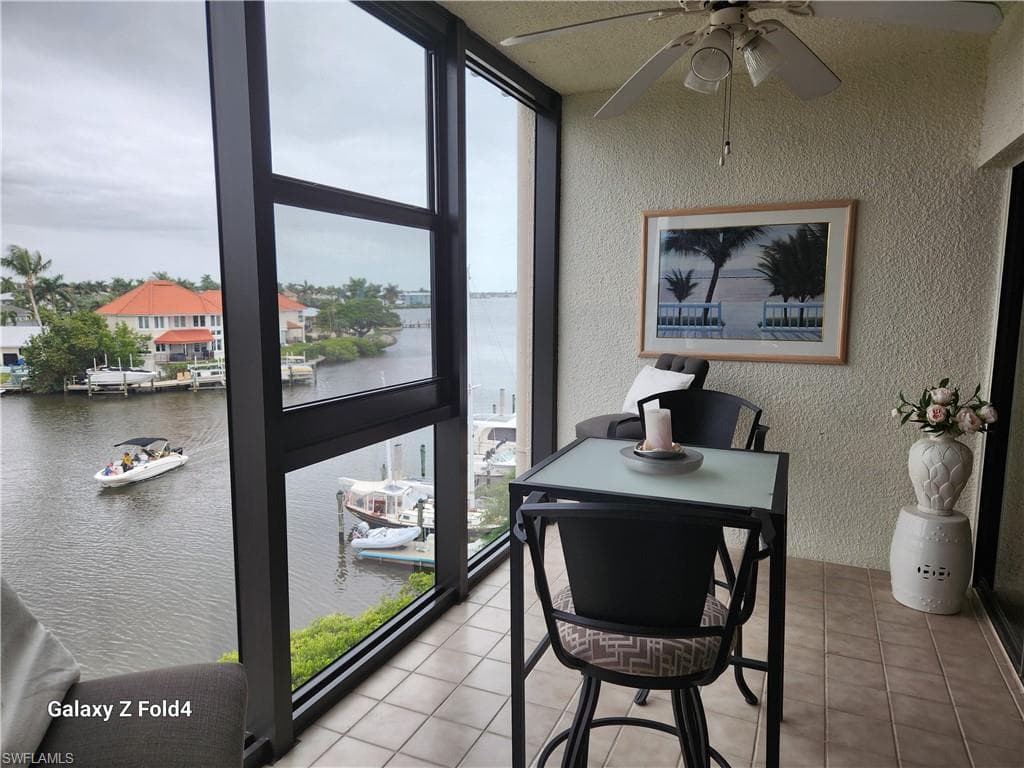 805 RIVER POINT DR # 307, NAPLES FL 34102-14
