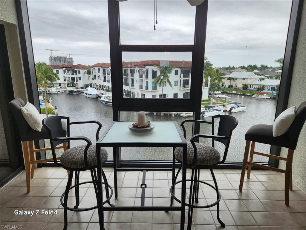 805 RIVER POINT DR # 307, NAPLES FL 34102-3