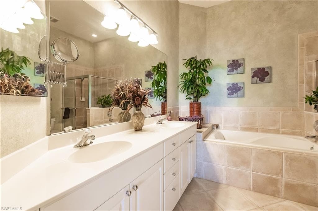 3011 Meandering WAY # 202, FORT MYERS FL 33905-21