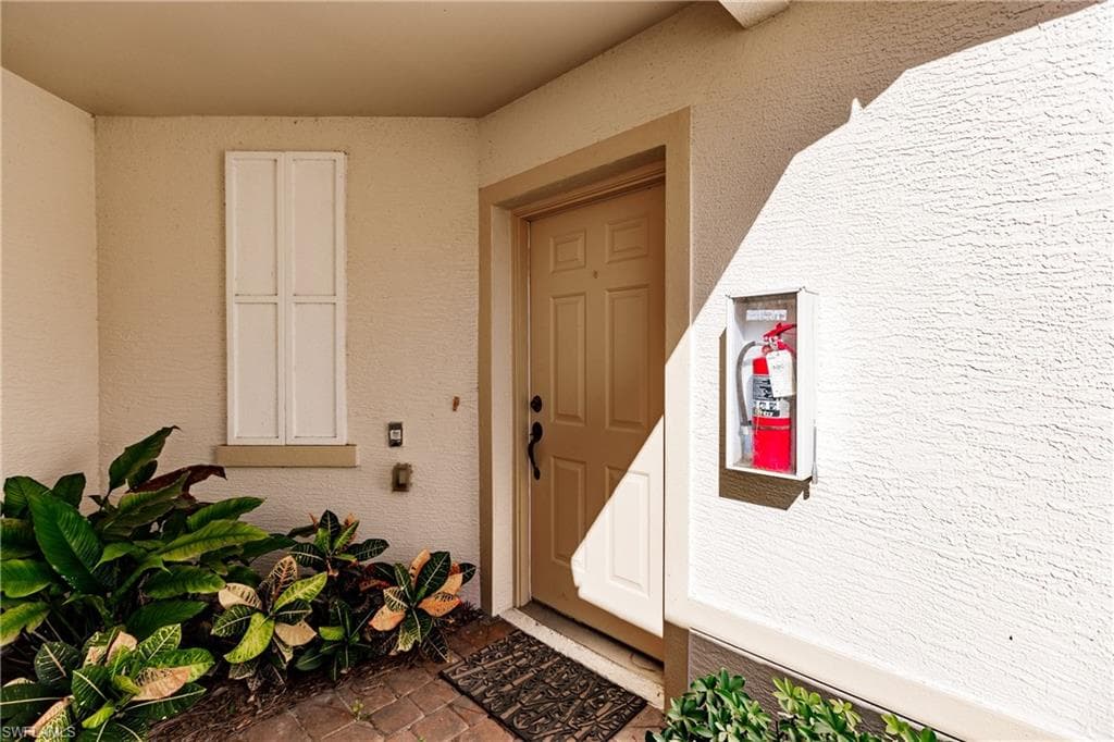3011 Meandering WAY # 202, FORT MYERS FL 33905-2
