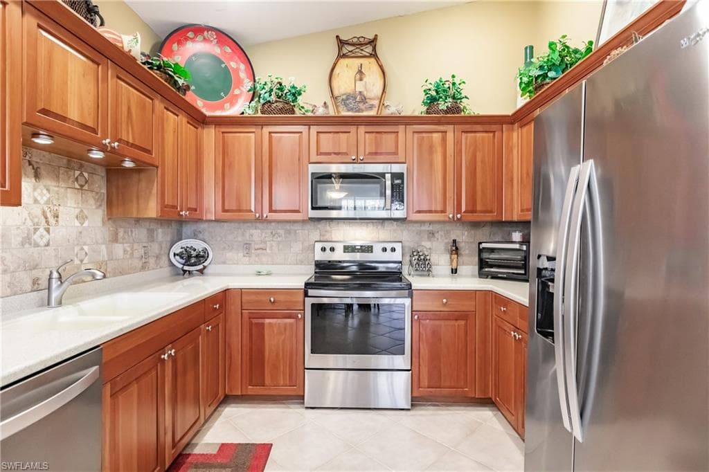 3011 Meandering WAY # 202, FORT MYERS FL 33905-14