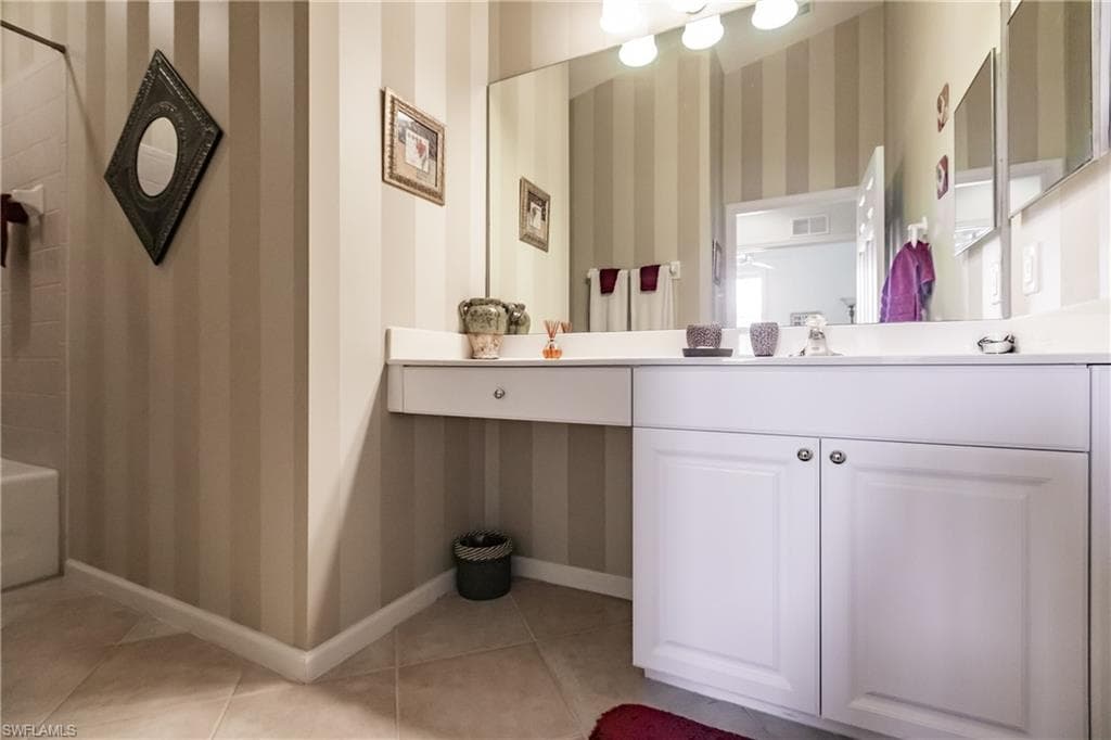 3011 Meandering WAY # 202, FORT MYERS FL 33905-30