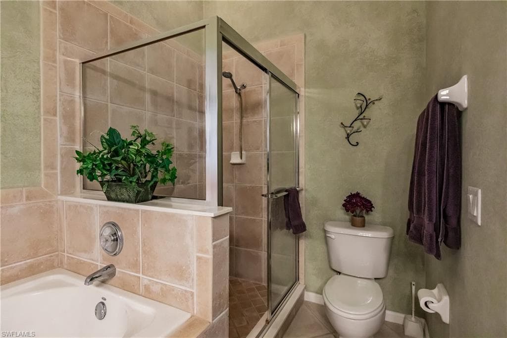 3011 Meandering WAY # 202, FORT MYERS FL 33905-24