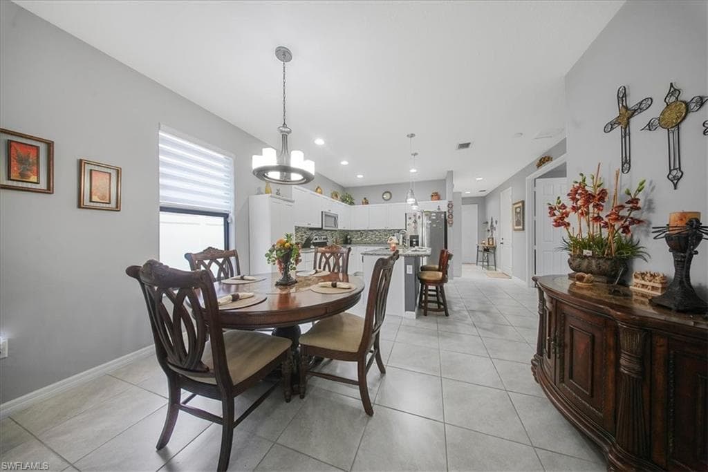 8805 Madrid CIR, NAPLES FL 34104-28