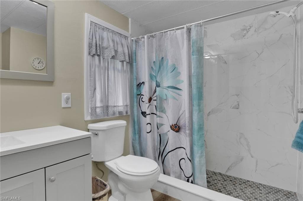 20 Derhenson DR, NAPLES FL 34114-16