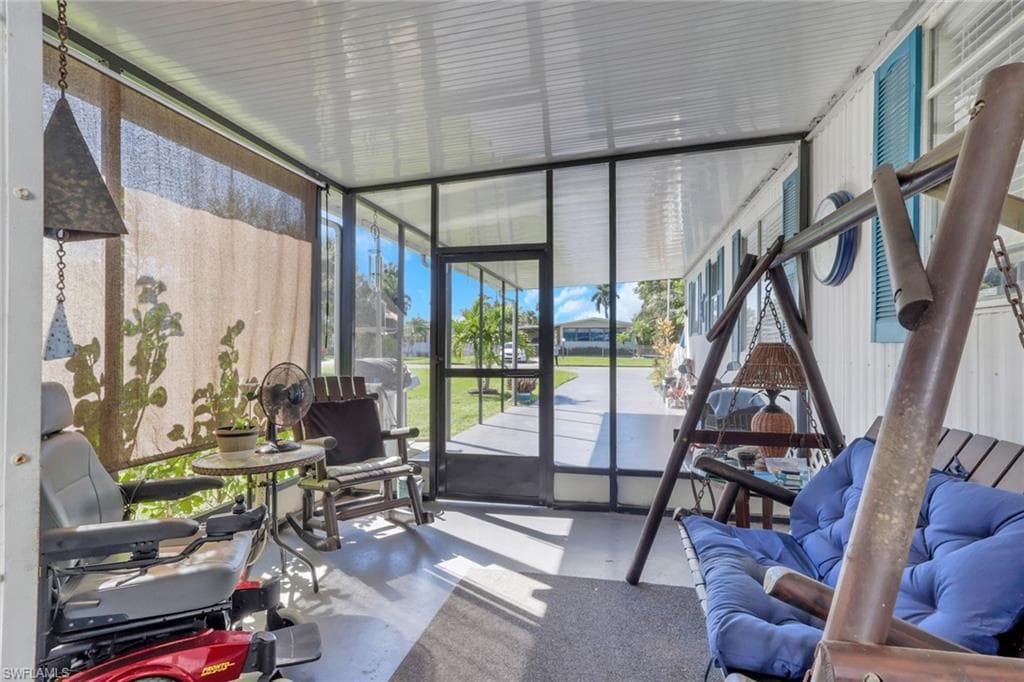 20 Derhenson DR, NAPLES FL 34114-25