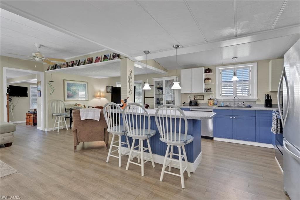 20 Derhenson DR, NAPLES FL 34114-6