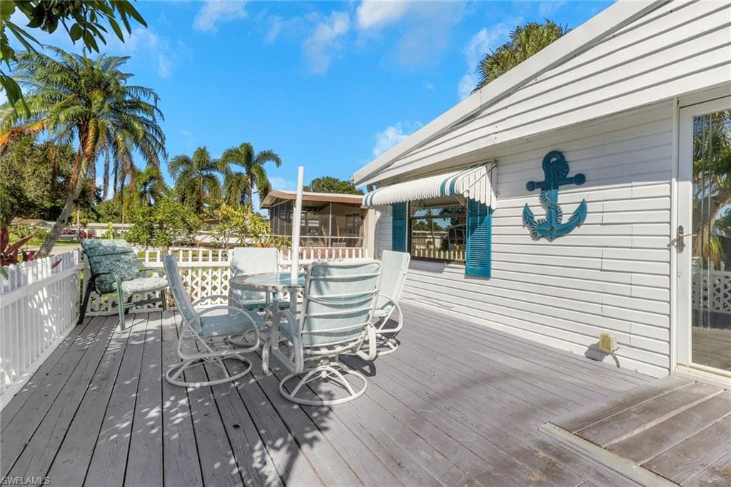 20 Derhenson DR, NAPLES FL 34114-2